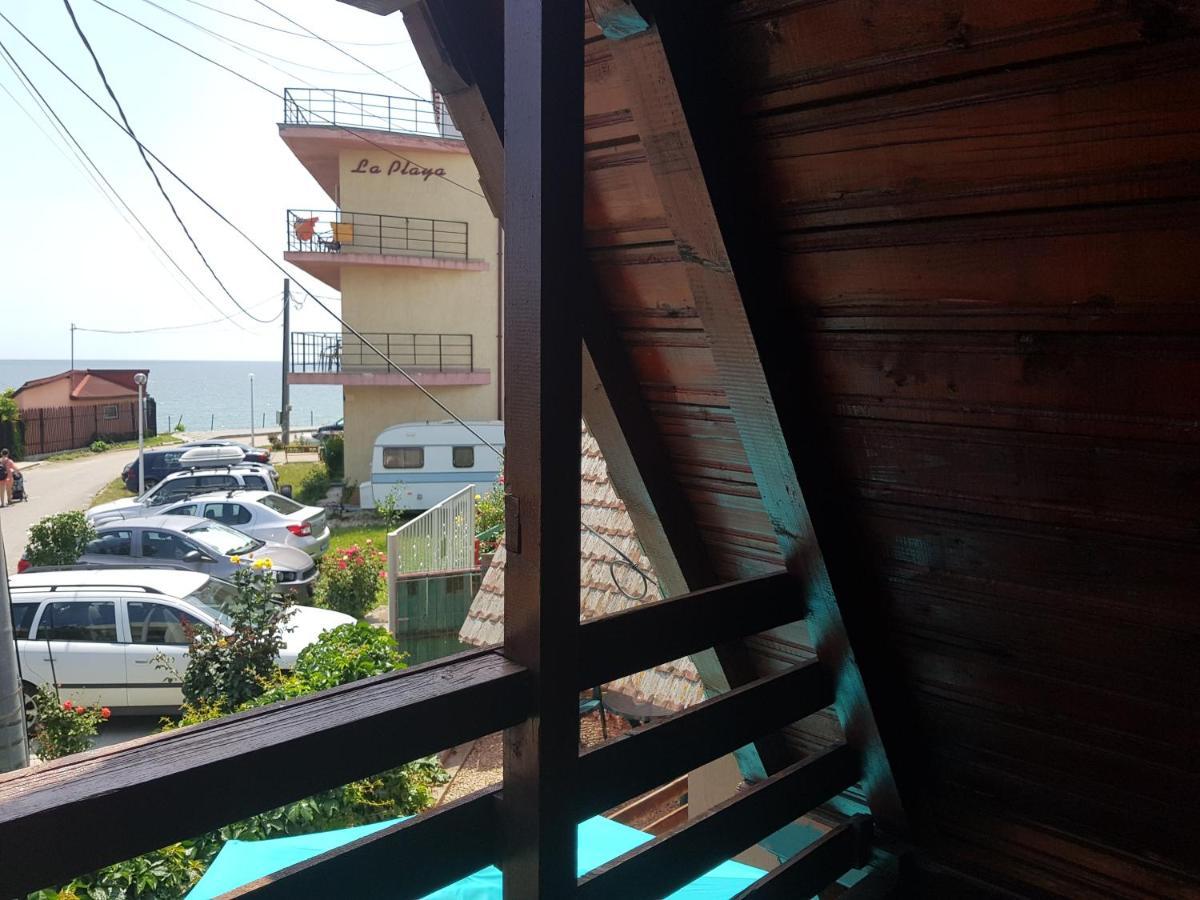 Casutele Intim Villa Костинещи Екстериор снимка